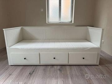 DIVANO LETTO DOPPIO HEMNES IKEA CON CONSGENA