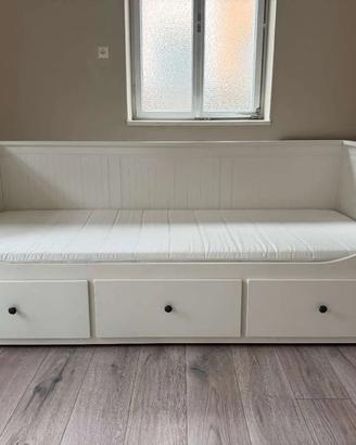 DIVANO LETTO DOPPIO HEMNES IKEA CON CONSGENA