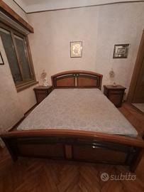 Letto, cassetti e credenza