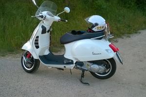 Vespa GTS 300 Super 