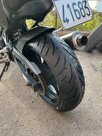Yamaha FZ6- scarico Mivv, forcella R6,gomme nuove