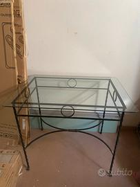 Tavolo in ferro battuto e vetro