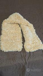 Sciarpa bimba effetto pelliccia colore beige