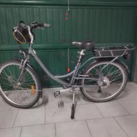 bicicletta con pedalata assistita 