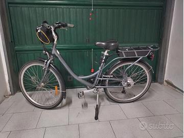 bicicletta con pedalata assistita 