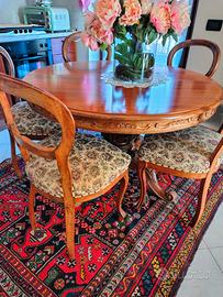 Tavolo originale ‘800 veneziano con sedie – Apribi