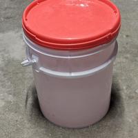 Secchi 25L con coperchio ermetico 2€ x 1 (100pz)