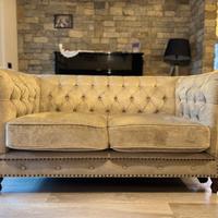 Divano chestefield greige