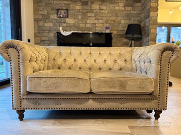 Divano chestefield greige