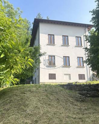Villa di 154 m² con più di 5 locali a Reggello