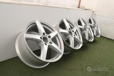 Cerchi in lega BMW Serie 3 F30 F31 Serie 5 F10 17
