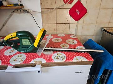 Tagliasiepi Elettrico Bosch