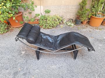 chaiselongue design anni 80 lc4 in pelle 