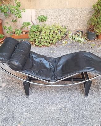 chaiselongue design anni 80 lc4 in pelle 