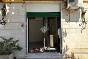 NEGOZIO A CIAMPINO