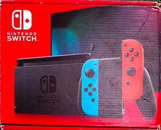Nintendo switch V2 2019 + custodia e 2 giochi