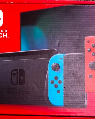 Nintendo switch V2 2019 + custodia e 2 giochi