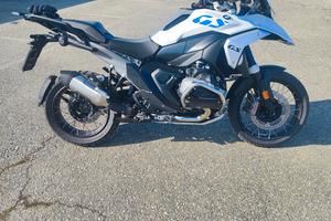 moto perfetta pari al nuovo 