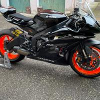 Yamaha R6 pronto pista