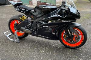 Yamaha R6 pronto pista