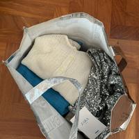 Box di 50 vestiti (maglie/felpe/top)