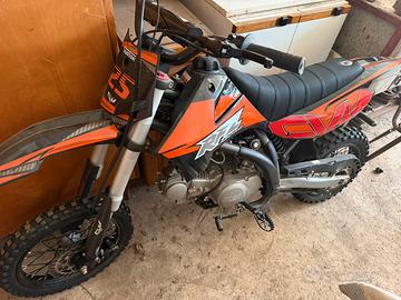 Pit bike