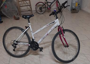 Bicicletta mountain bike ragazza