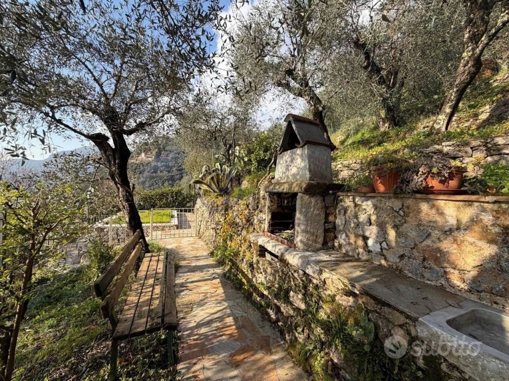 Rustico / Casale di 75 m² con 5 locali a Camaiore - Vista 3