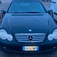 mercedes  c220 sport  coupe.  del 2003