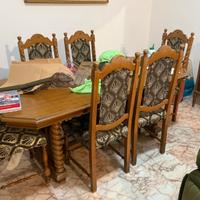 Tavolo da pranzo con set di sedie