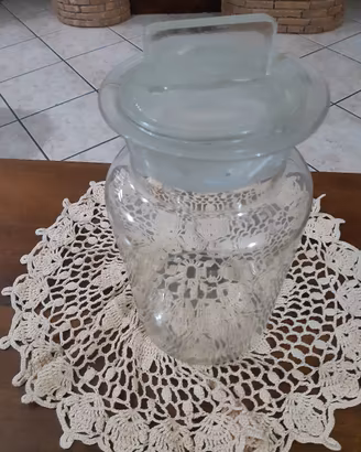 vaso in vetro con tappo