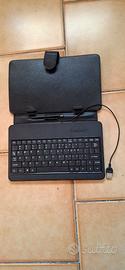 Set di 2 custodie con tastiera per tablet