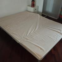 Divano letto molto bene tenuto 