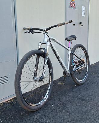 MTB 29" Custom Wheelie Edition – Wrap Cangiante 