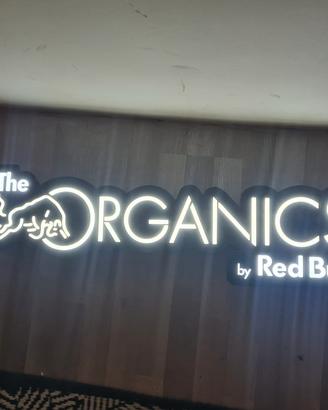 insegna al neon organics redbull