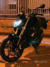 BMW G 310 R • 2025 • 1.400 km • Akrapovič