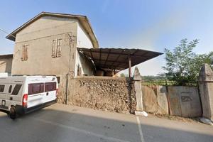 Rustico con Magazzino Ideale Investitori o Profess