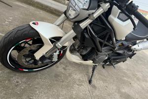 Ducati Monster 696+ - 2010