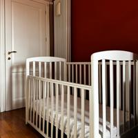 Lettino Cuoricini in legno bianco Made in italy