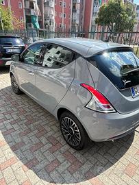 Lancia Ypsilon 1.0 del 2022 in saldo 250
