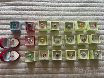 STREPITOSO LOTTO DI 19 ANELLI DI ALTA BIGIOTTERIA