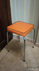 sgabello vintage arancione modernariato 