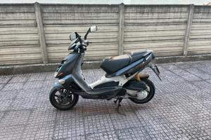 Aprilia sr
