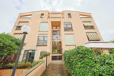 2 LOCALI A CASTEL GANDOLFO