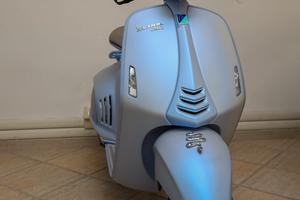 VESPA 946 SNAKE 125 - EDIZIONE LIMITATA NUMERATA -