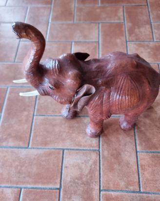 elefante in legno