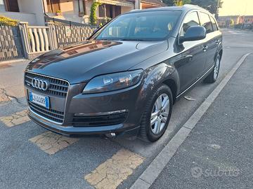 Audi q7 con gancio di traino - 7 posti