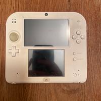 Nintendo 2DS con cavo originale e 8 giochi