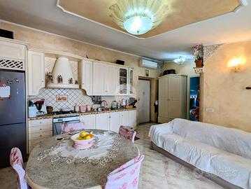 3 LOCALI A MELITO DI NAPOLI