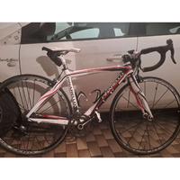 Bici Pinarello PARIS carbonio